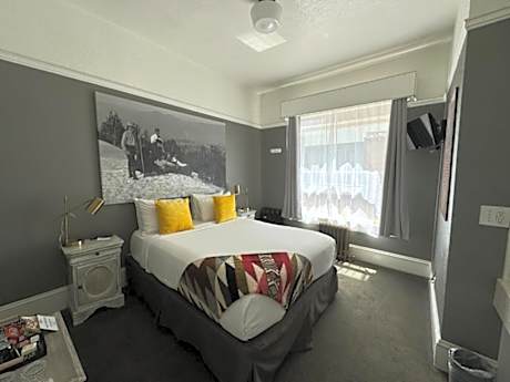 Rooftop Garden Queen