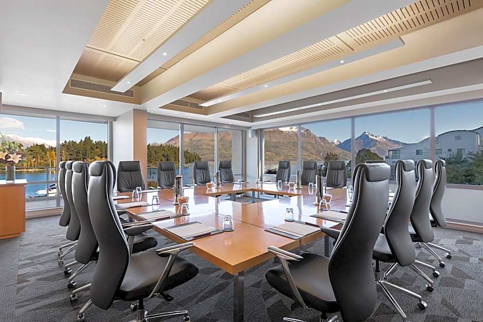 Crowne Plaza Queenstown By IHG