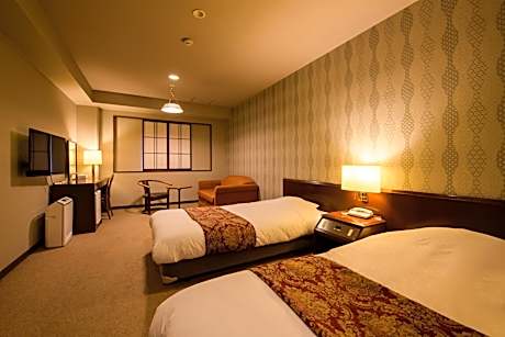 Twin Room with Bathroom