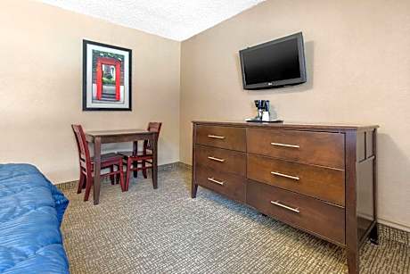 1 Queen Bed, Nonsmoking