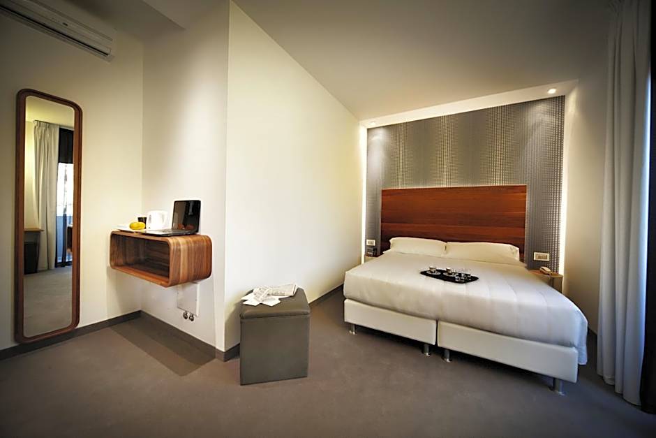 Q Hotel