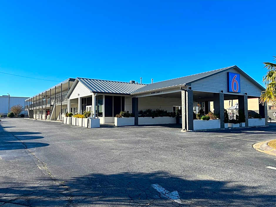 Motel 6 Greenville, NC ECU Medical Center