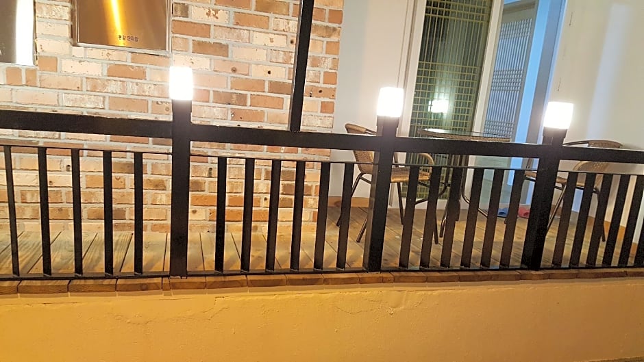 Hwangridangil Adamjeong Hanok Stay