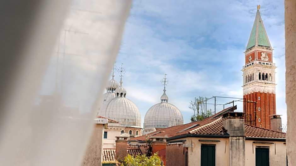 All'Angelo Art Hotel