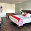OYO Hotel Downtown Peoria IL I-74