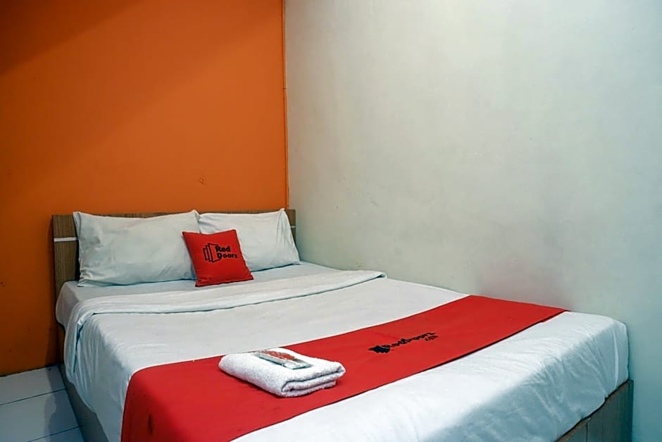 RedDoorz near Majapahit Semarang 2