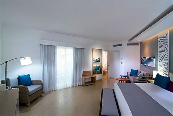 Wyndham Alltra Samana All Inclusive Resort