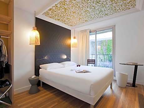 Room with 1 double bed measuring 63" (160 cm)