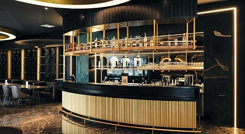 Grand Central Premier