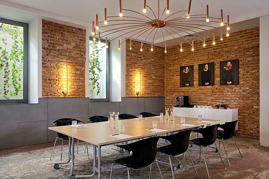 Hotel Verte, Warsaw, Autograph Collection