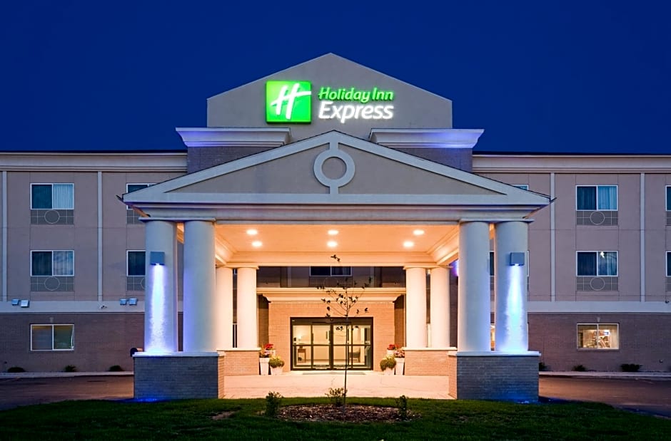 Holiday Inn Express Devils Lake