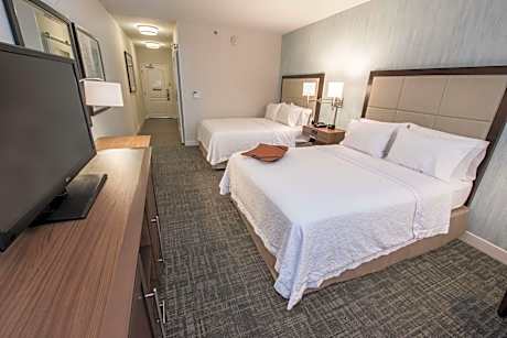 Queen Room with Two Queen Beds - Hearing Access/Non-Smoking