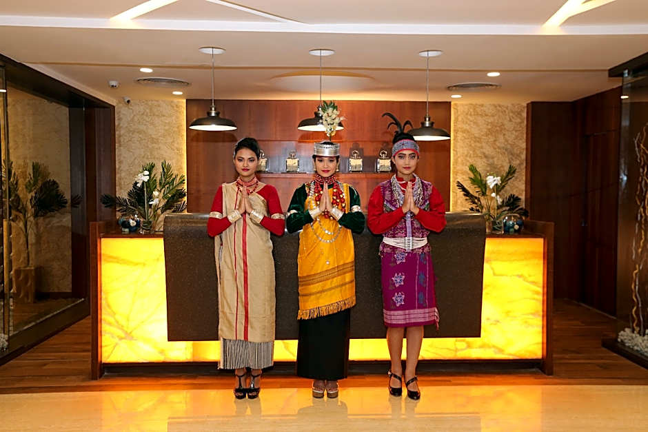 M crown Hotel