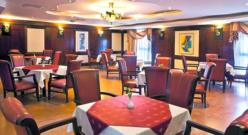 Landmark Plaza Hotel