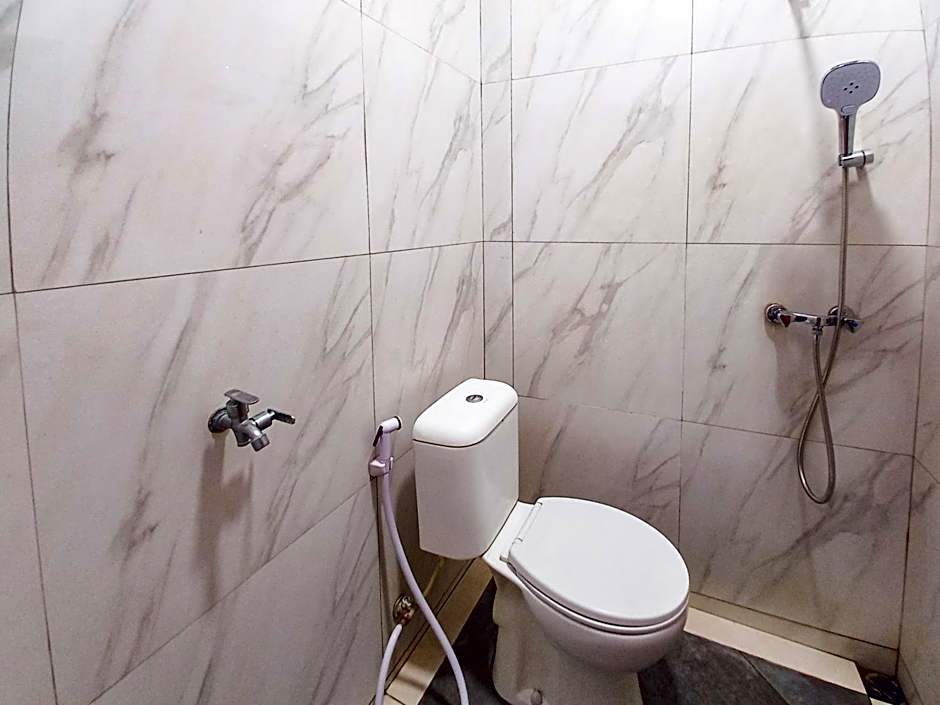 RedDoorz Plus Syariah at Umyas Hotel near Terminal Anjuk Ladang Nganjuk