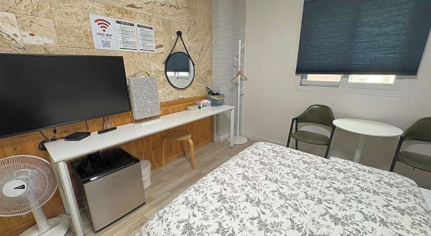 Gyeongju BongwhangMansion