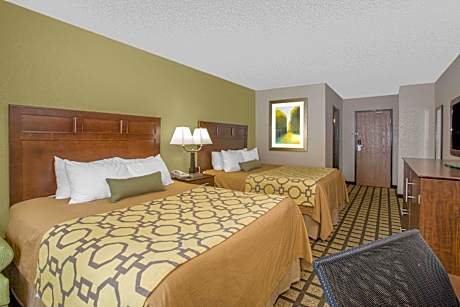 2 Queen Beds Non-Smoking