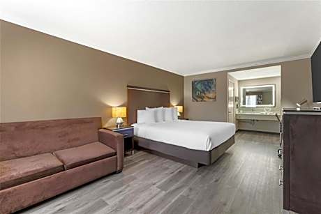 Large King Room - Non-Smoking