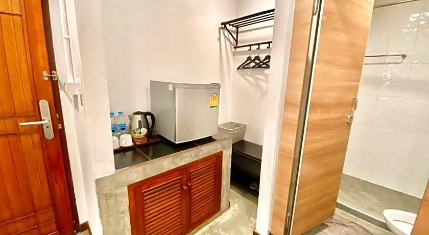 Tiny Taladnoi Hostel