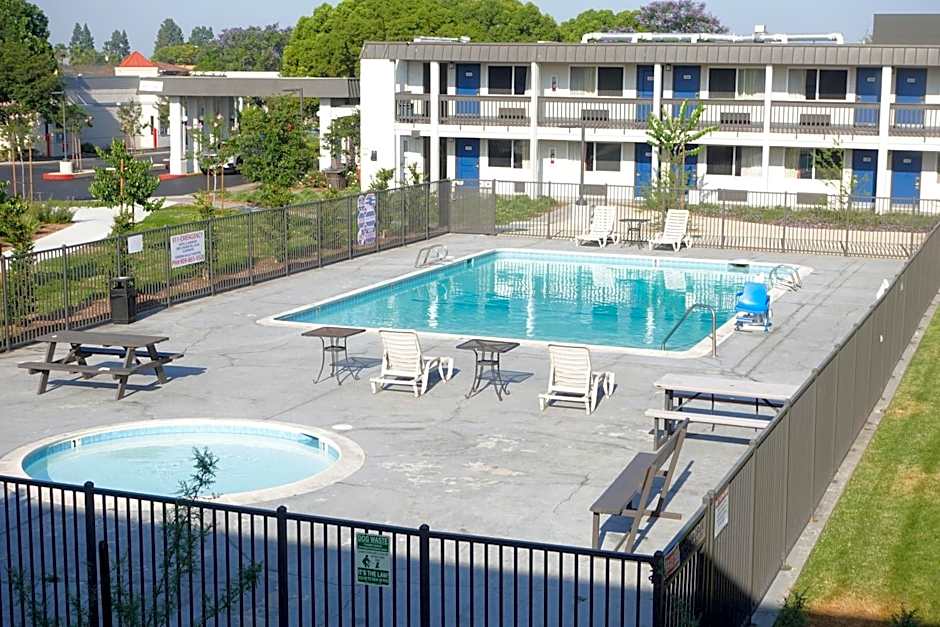 Motel 6-Claremont, CA