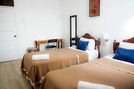 Twin Room with Private Bathroom