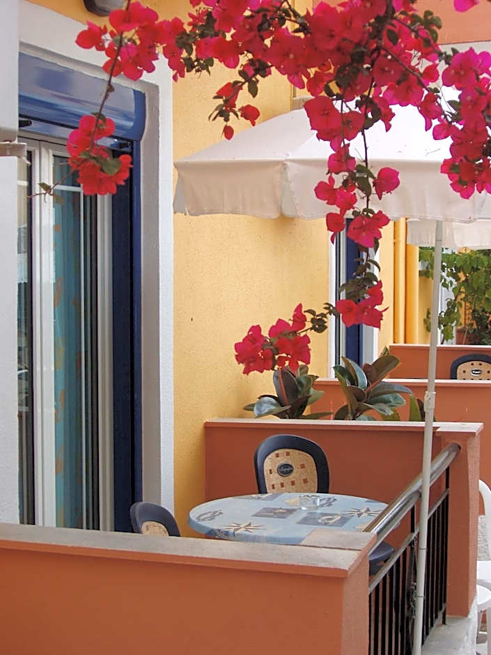 Studios Cosmopolitan