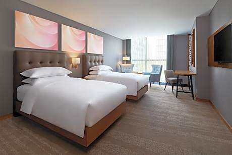 Deluxe Premium Twin Room with Free Airport Shuttle Transfer