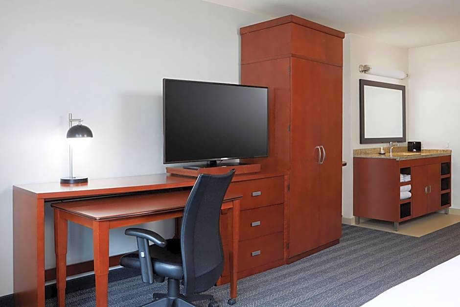 Courtyard by Marriott Los Angeles LAX/Century Boulevard