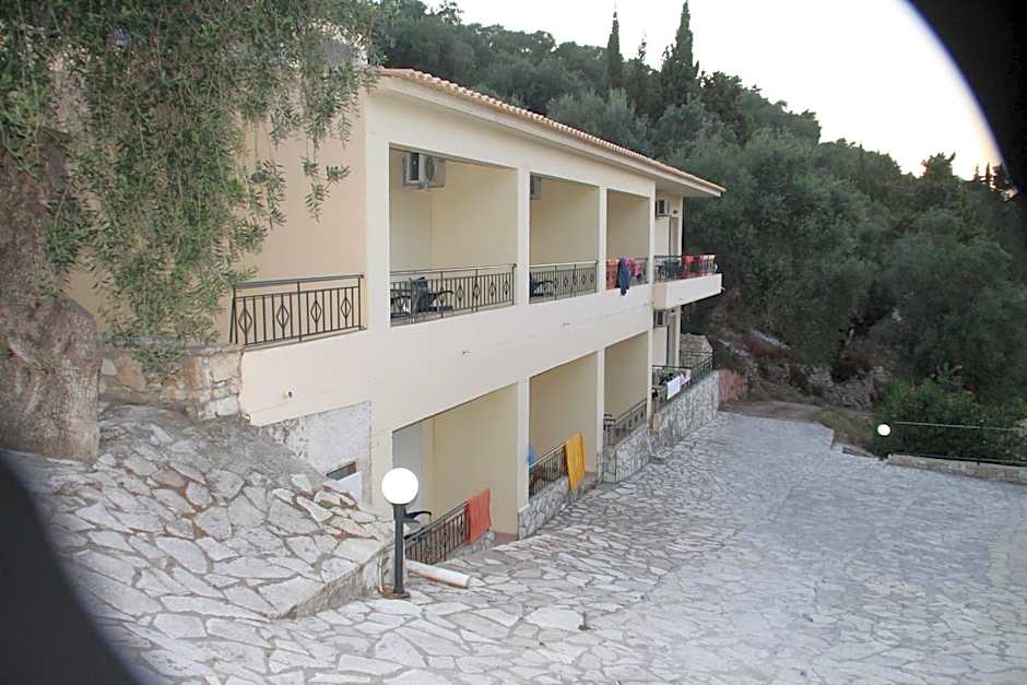 Amfitriti Hotel & Studios