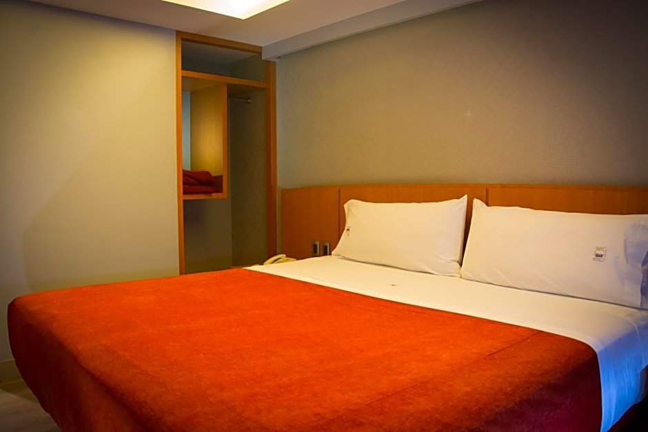Hotel El Senador
