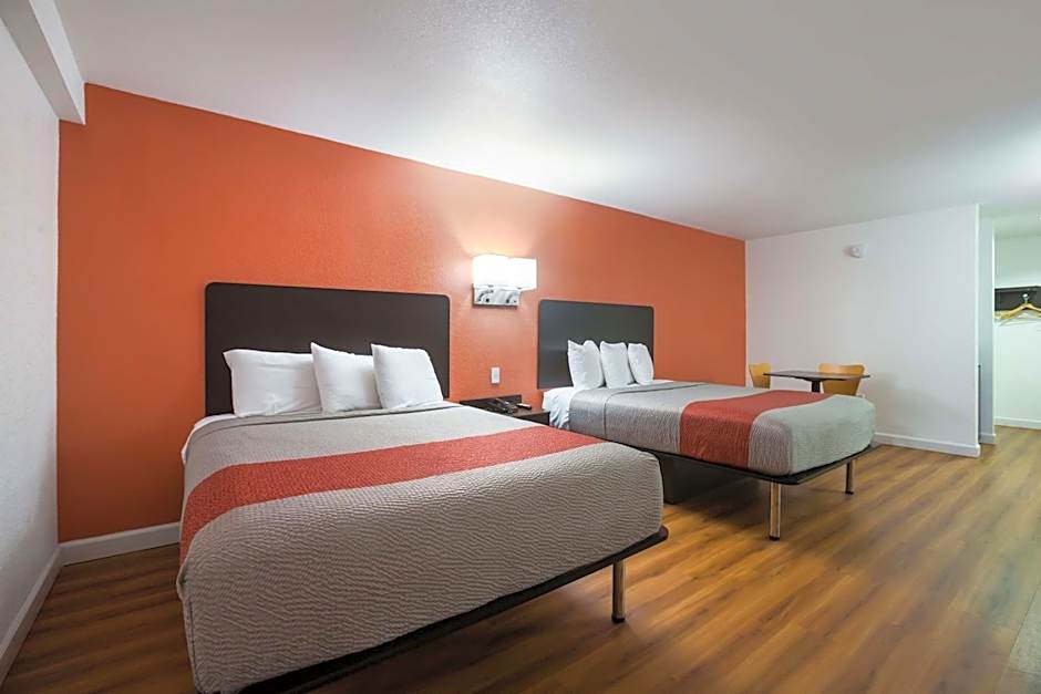 Motel 6-Suwanee, GA - Gwinnett Center