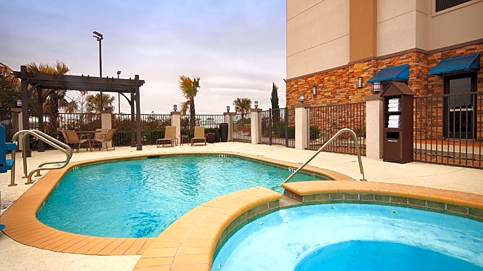 Best Western Plus Flatonia