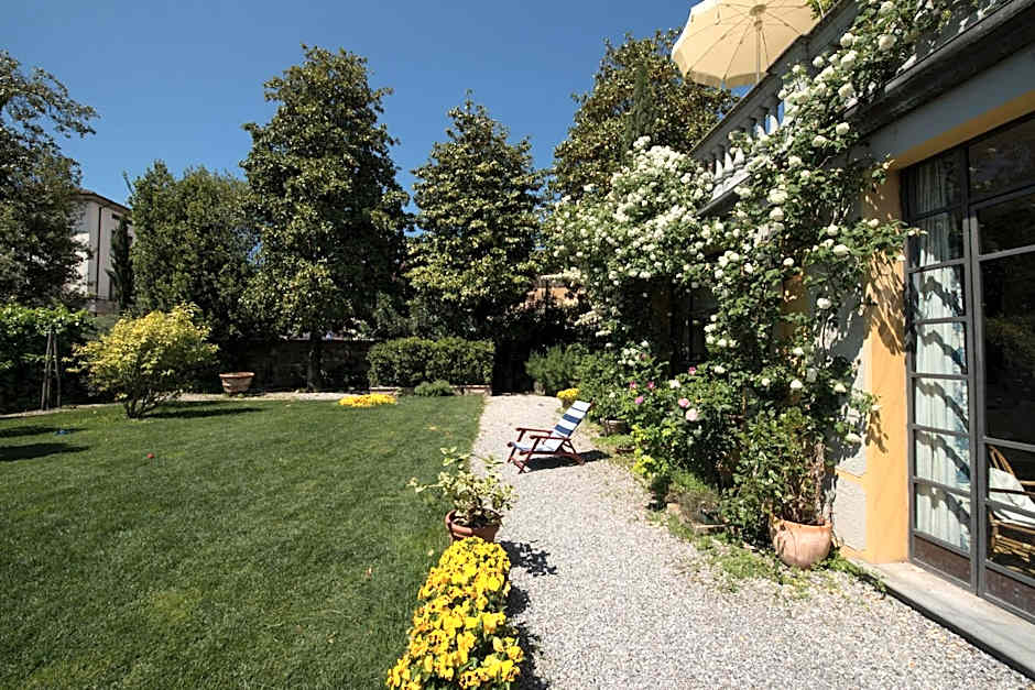 Al Porto Di Lucca B&B