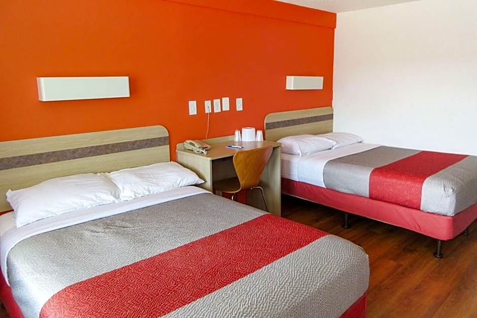 Rodeway Inn Altoona Orchard Plaza