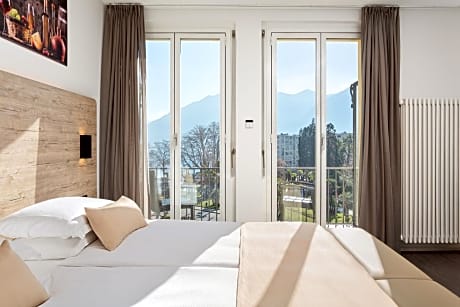 Double Room with Balcony and View