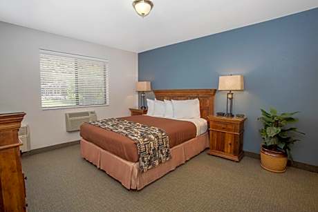 Deluxe Queen Room - Mobility Access/Non-Smoking