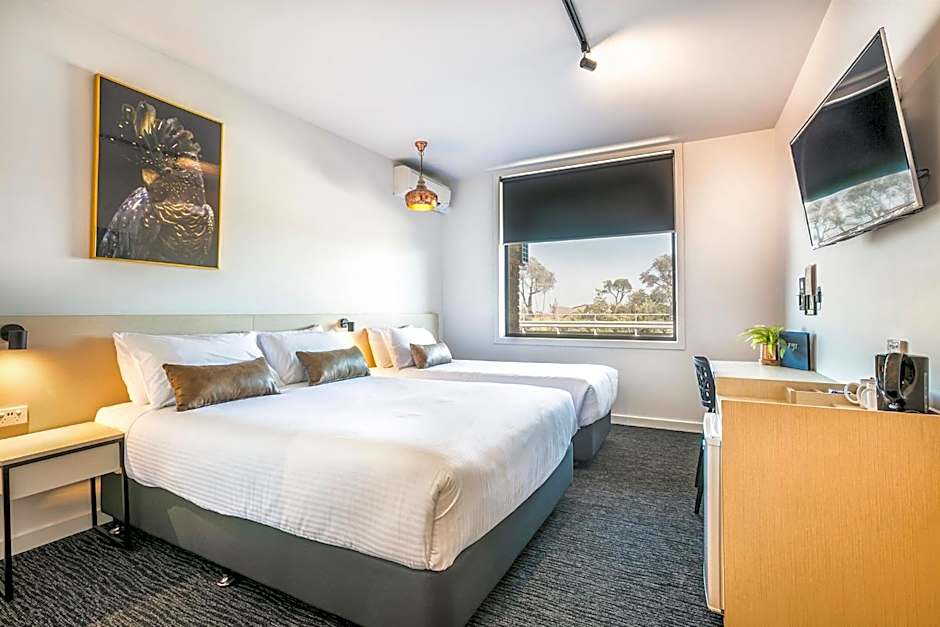 Nightcap at The Cheeky Squire