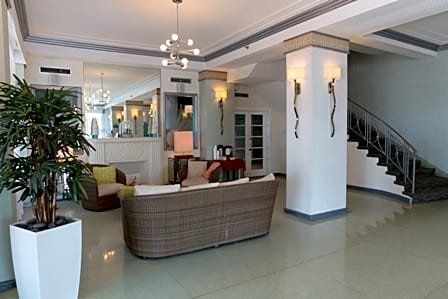 Ocean Surf Hotel