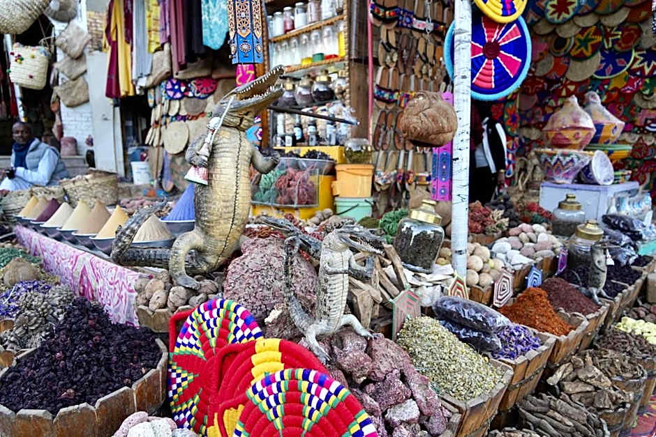 Artika Wadi Kiki Hotel