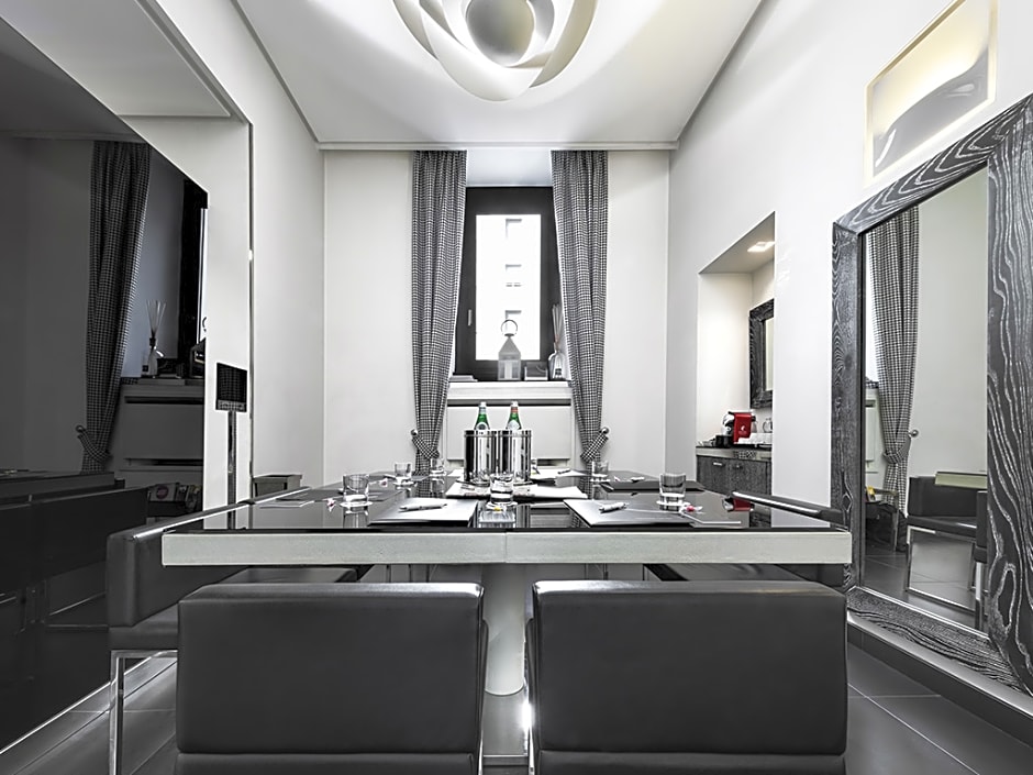 LHP Hotel Napoleon
