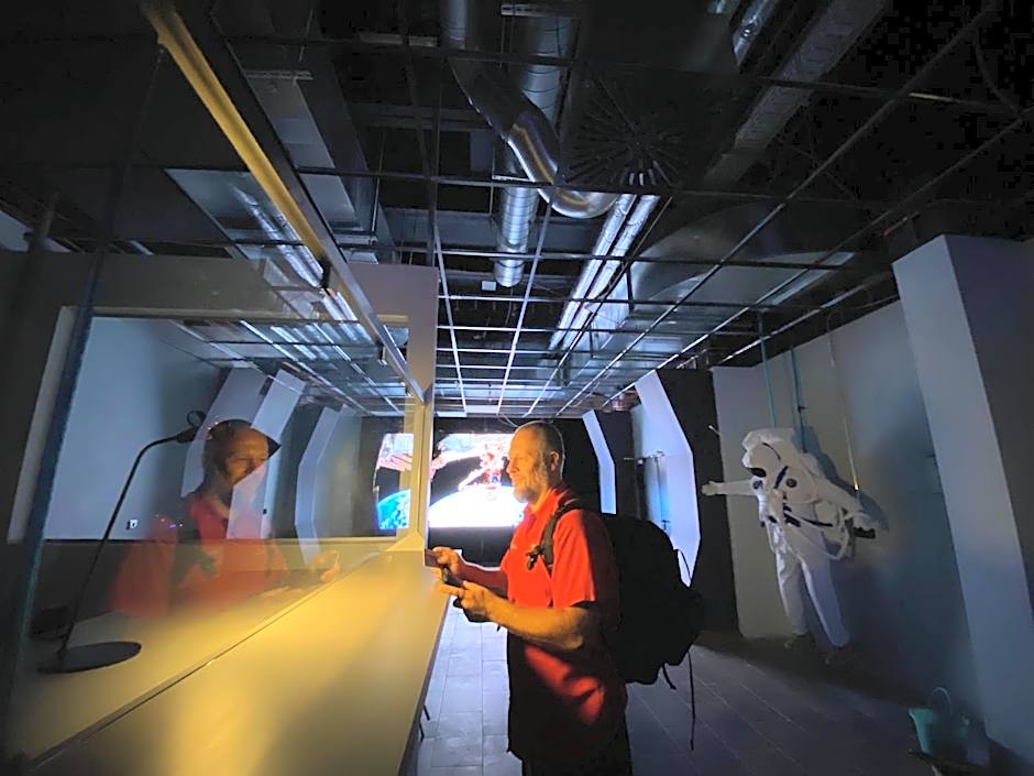 Space Night Capsule Hostel