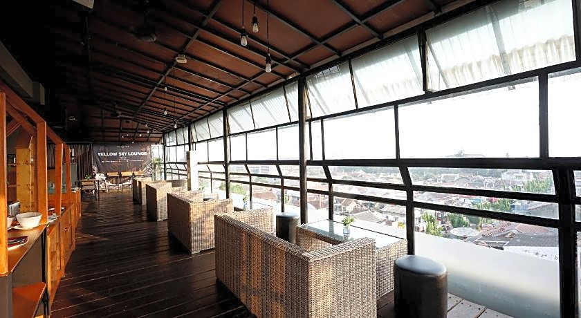 Yellow Star Gejayan Hotel