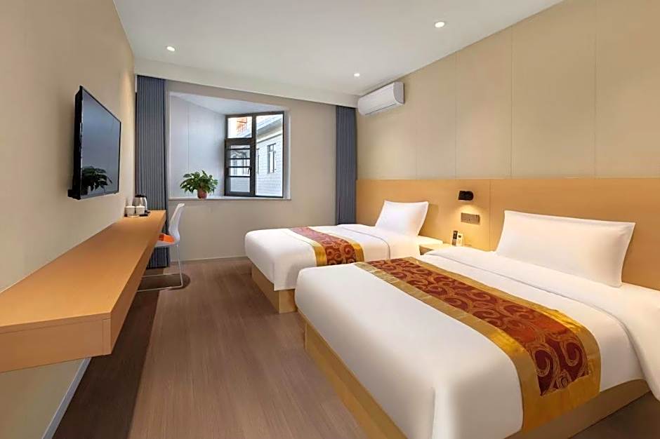 Shell Hotel Zhoukou Jiaotong Zhong Road Bus Center Station