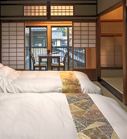 Superior Double Room with Tatami Floor and Garden View