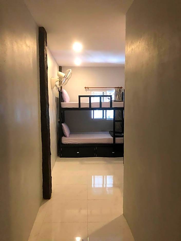 Social Quarters Blanco - Youth Hostel 18 to 35 Only