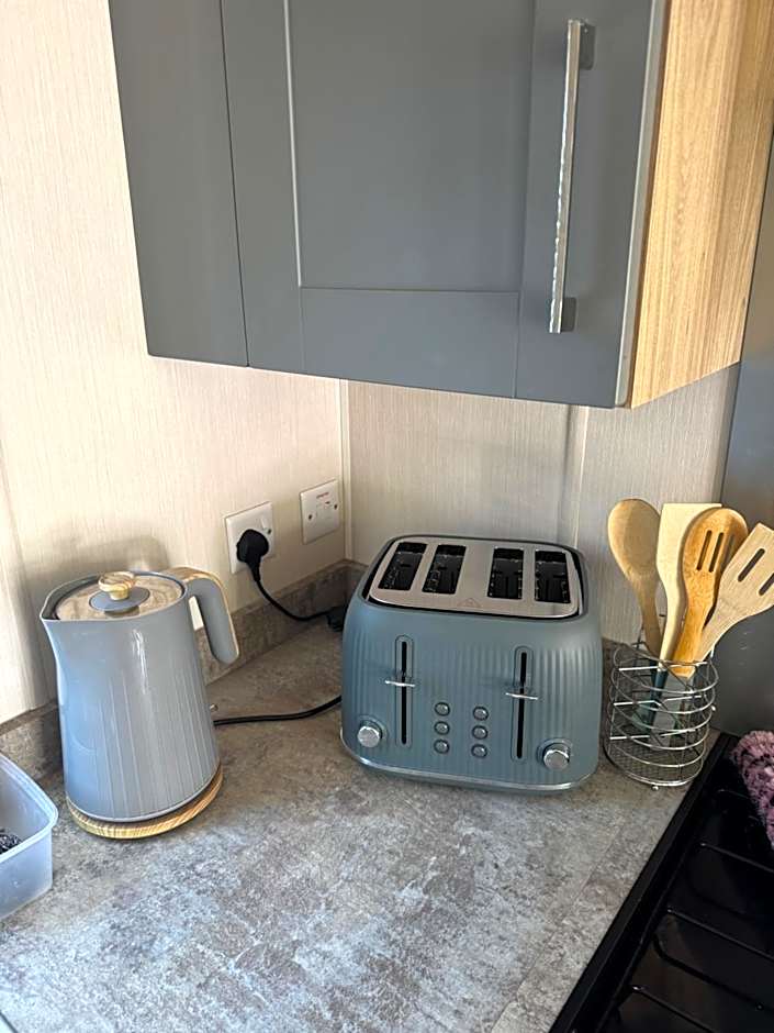 J2 static caravan at Fairway Holiday Park