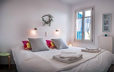 One Bedroom Apartment with Private Balcony