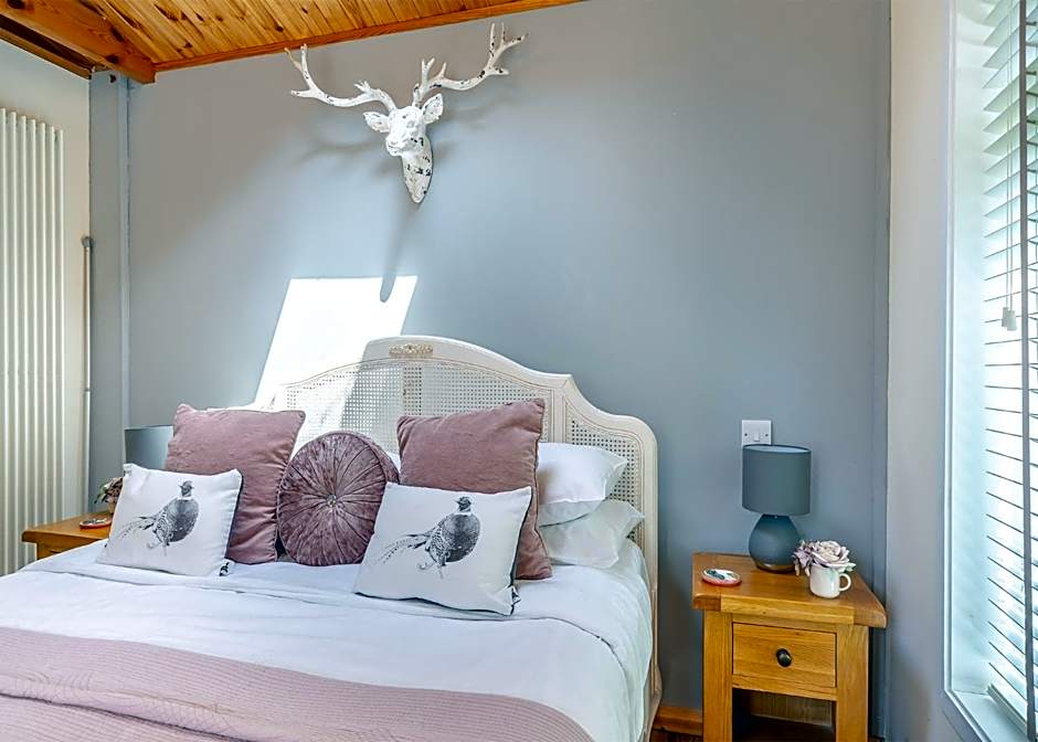 Charlesworth Lodges