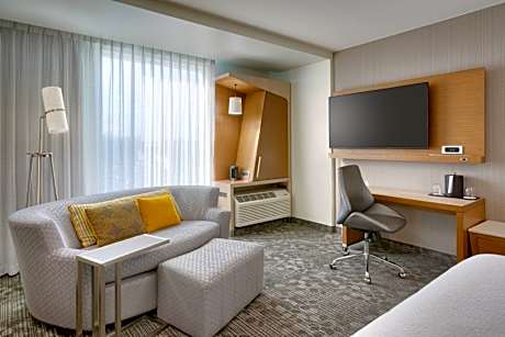 Connected King Suite, 2 room Suite, Bedroom 1: 1 King, Bedroom 2: 1 King, Sofa bed