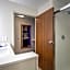 Holiday Inn Express & Suite Milroy - Reedsville By IHG